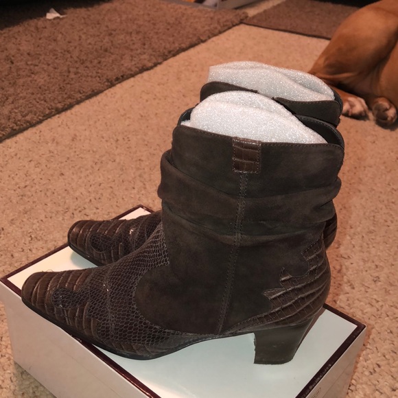 Heel - Picture 2 of 3